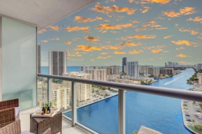 Upper studio w Balcony Pool Gym Near Beach